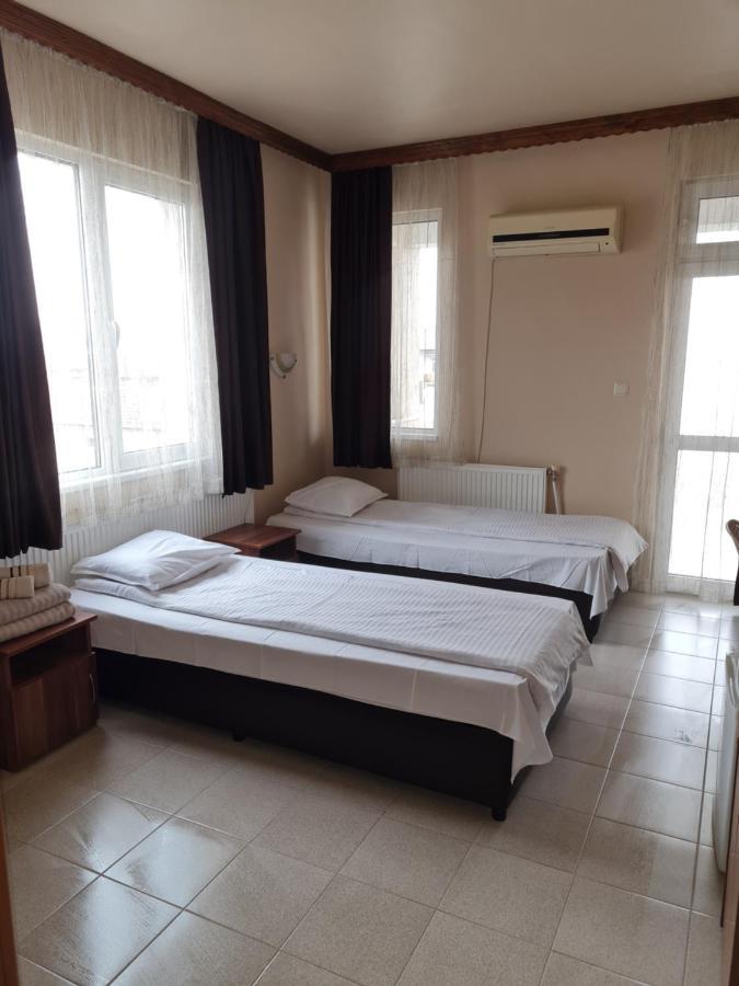 Family Hotel Zhelkovi - Olympia Kharmanli Ngoại thất bức ảnh
