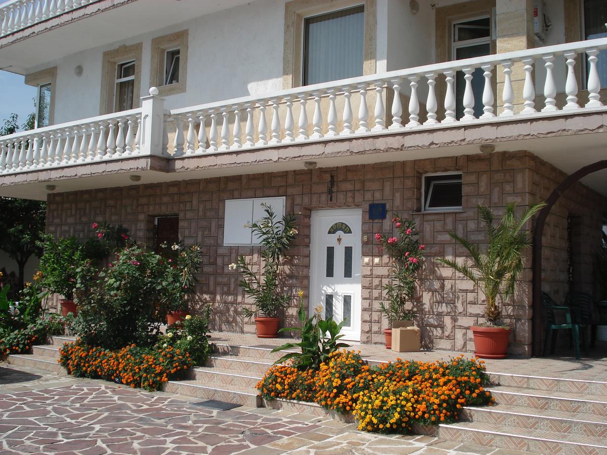 Family Hotel Zhelkovi - Olympia Kharmanli Ngoại thất bức ảnh